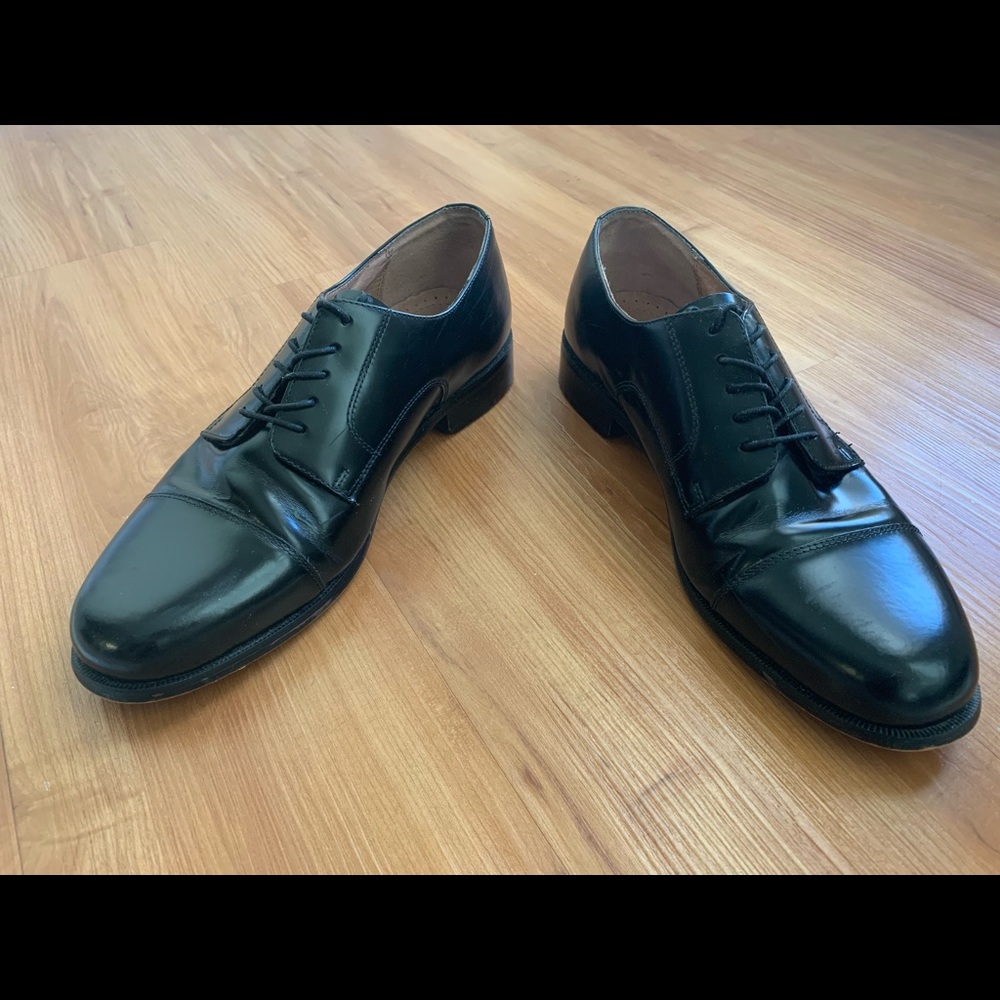 Shoes - Picture 2 of 4